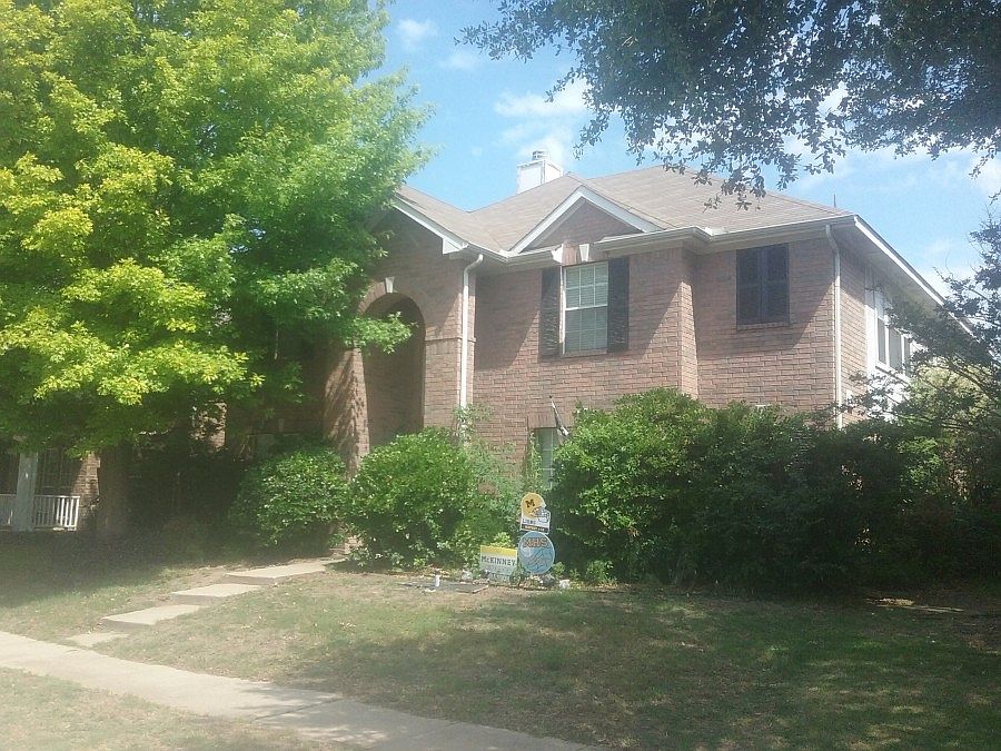 2nd image of 4910 Redwood Dr