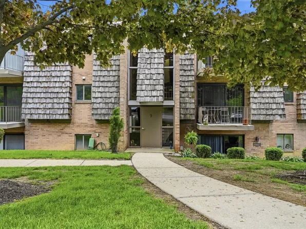934 Forest Green Dr, Coraopolis, PA 15108