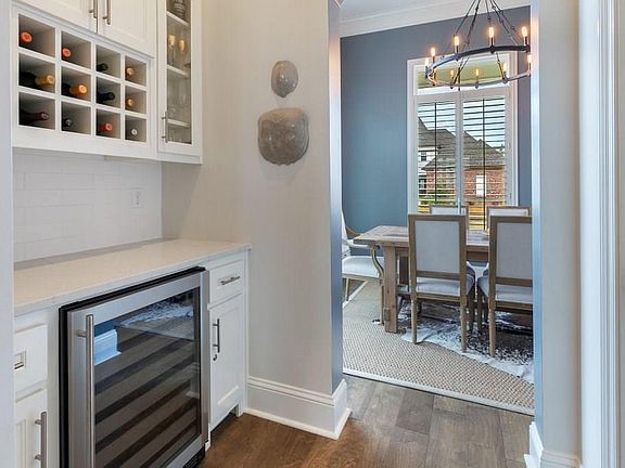 4th image of 6415 White Oleander Cir