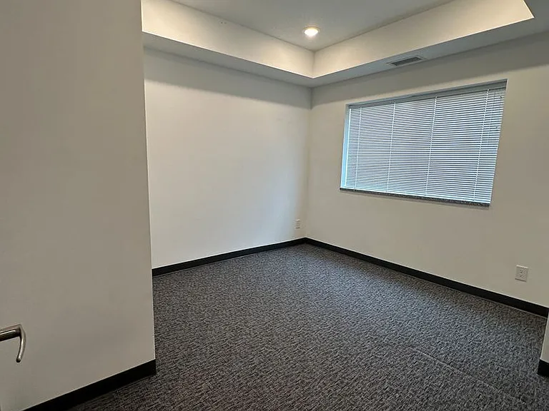 The Eastview — Photo 29