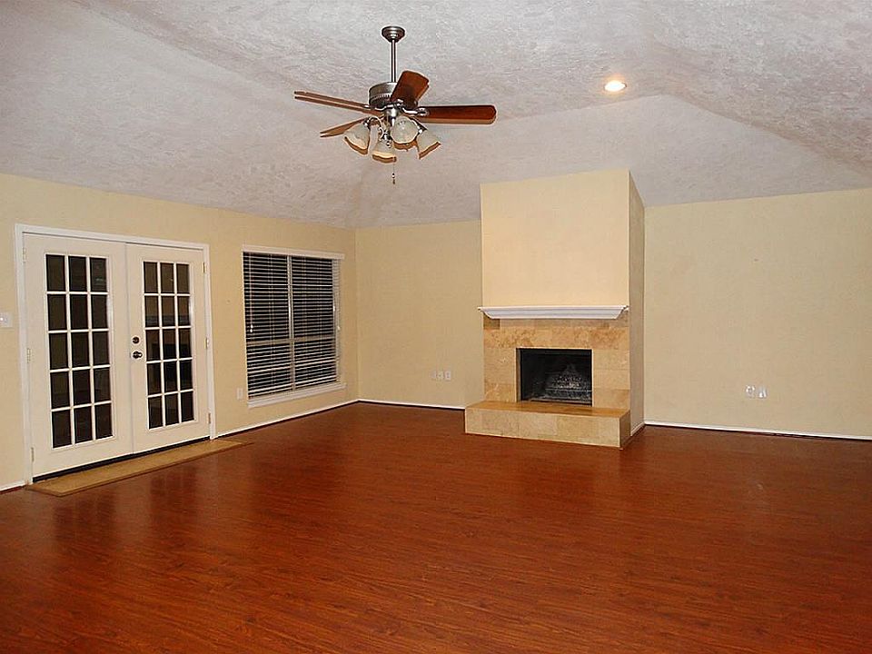 1st image of 528 Belmont Dr