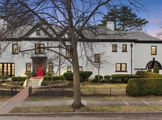 35 McKinley Pl, Grosse Pointe Farms, MI 48236