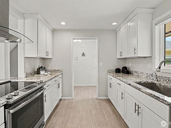 4th image of 7333 46th Avenue NE