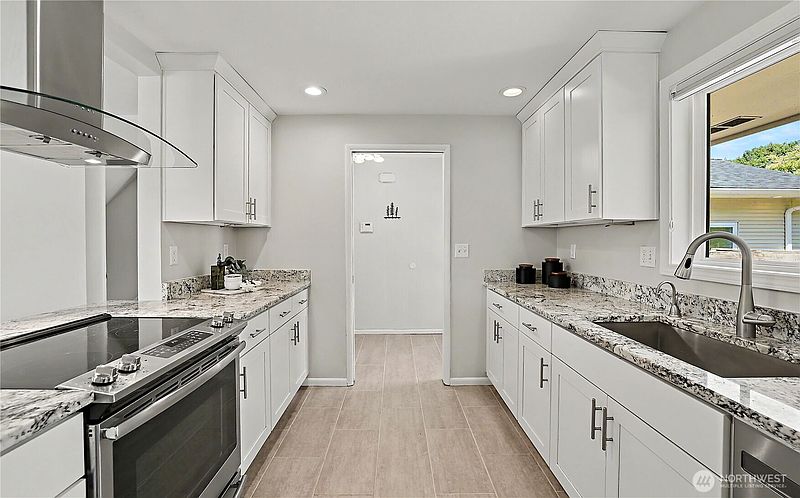 4th image of 7333 46th Avenue NE