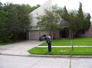 10106 Lost Trail St, Houston, TX 77088