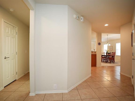 5th image of 5718 Trinity Oaks