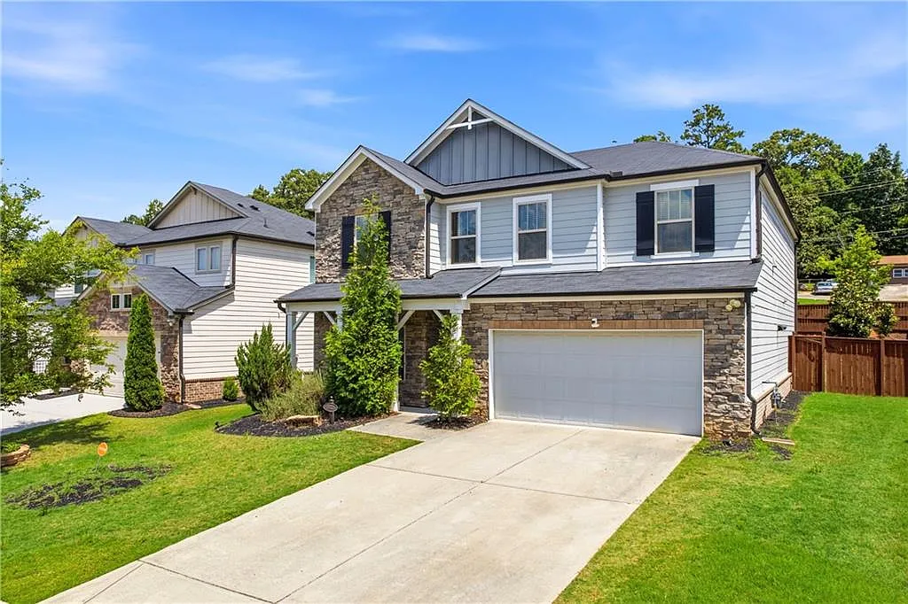 5 bed, 3.0 bath, 2893 sqft, $3,400 — Photo 3