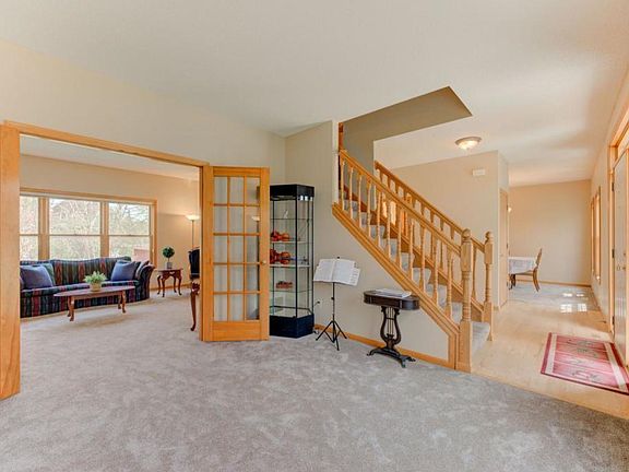 4th image of 11320 Trillium Ln N