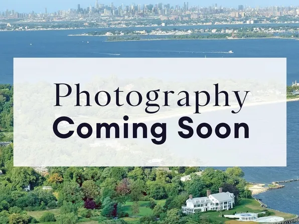 2520 99th St, East Elmhurst, NY 11369