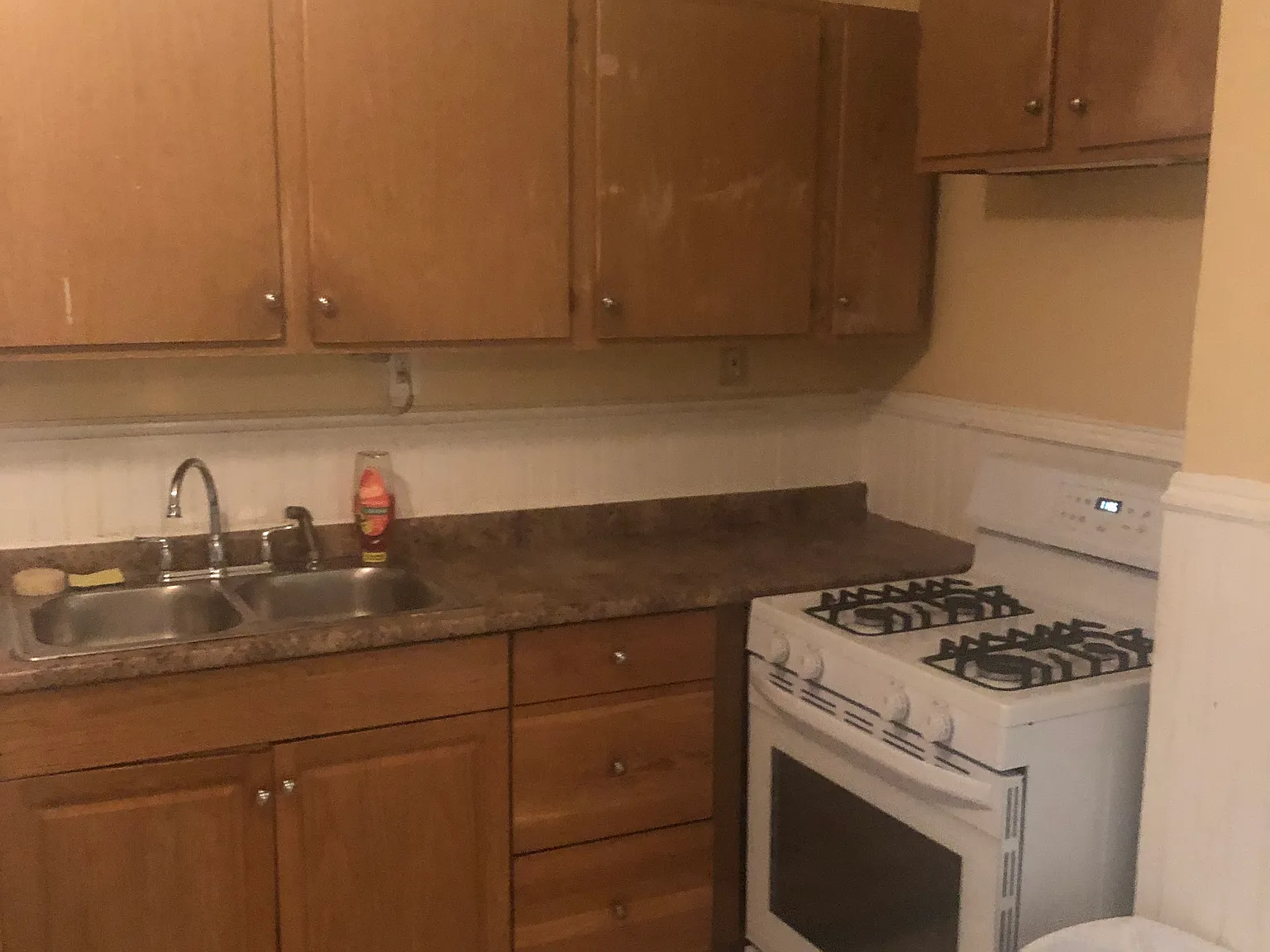 6 bed, 1684 sqft, $2,700 — Photo 3