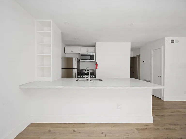 2218 Hazard St #4 — Photo 5