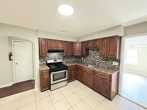 809 Summer Ave #2 Photo 1