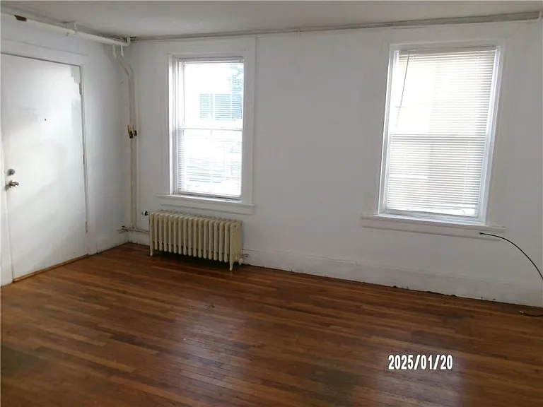 100 Bowen St #1W — Photo 4