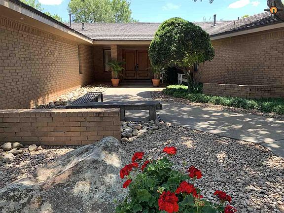 4th image of 205 Sandzen Dr