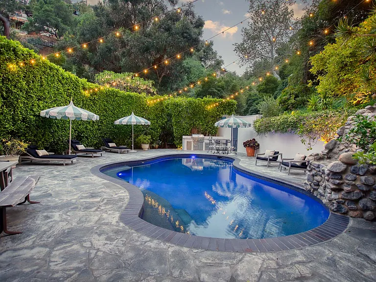 2050 Laurel Canyon Blvd — Photo 49