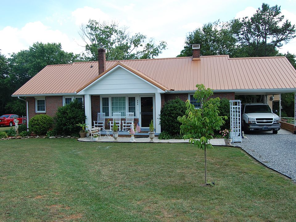 3 br 1 1/2 bath 