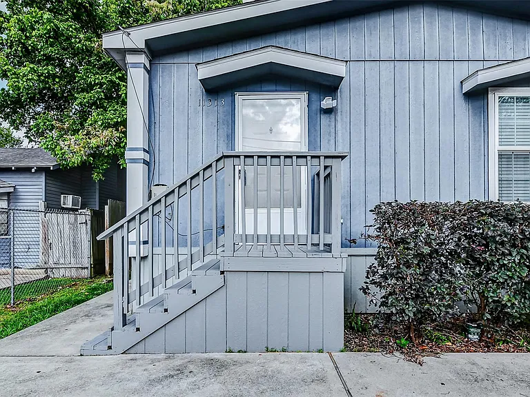 11313 Delman St — Photo 5