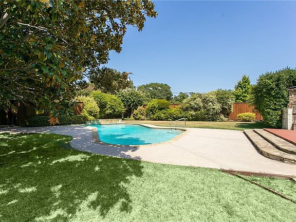 2nd image of 6911 Cliffbrook Dr