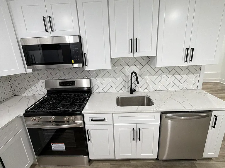 380 S 10th St #1 — Photo 23