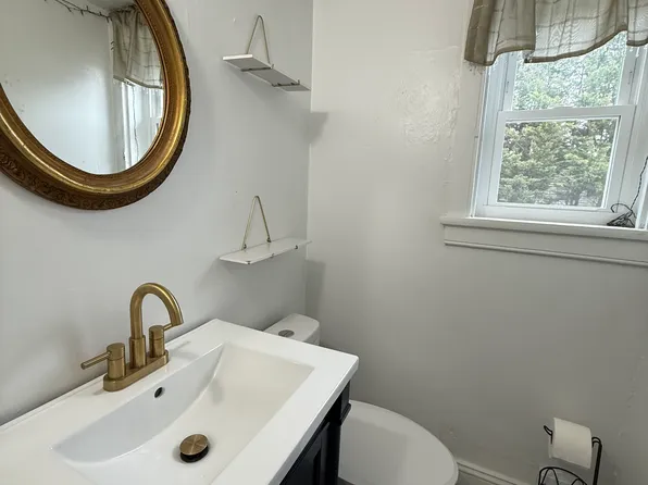 255 E Main St APT 2, Westminster, MD 21157