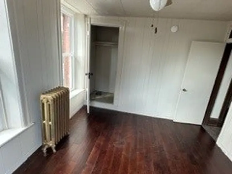 402 N Railroad St — Photo 9