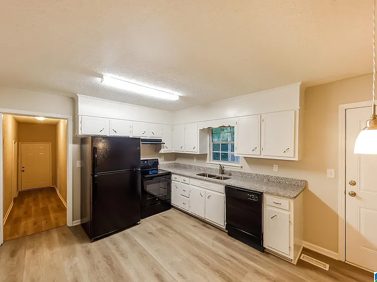 3033 Carleton Rd — Photo 5