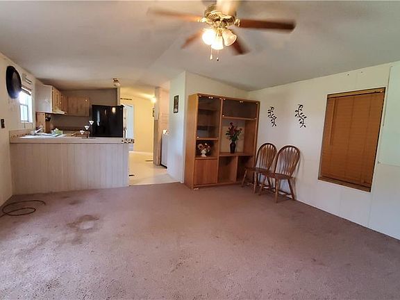5th image of 123 Three Oaks Ln