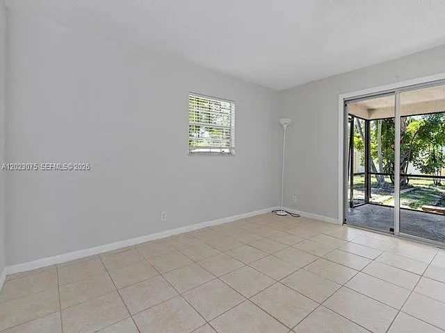 3910 NW 4th Ct — Photo 11