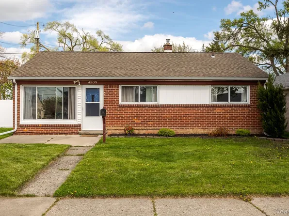 4205 16th St, Wyandotte, MI 48192