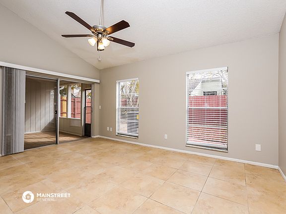 4th image of 1236 Pin Oak Dr