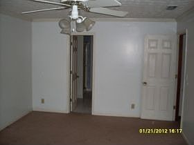 5th image of 471 Battersea Dr