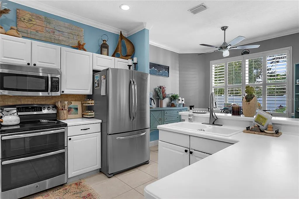 3 bed, 2.0 bath, 1921 sqft, $3,500 — Photo 4