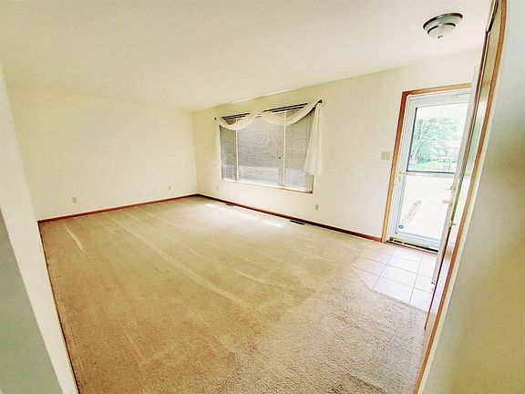 2nd image of 2804 Riverwalk St