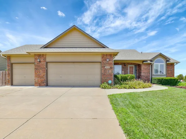 8245 E Old Mill Ct, Wichita, KS 67226