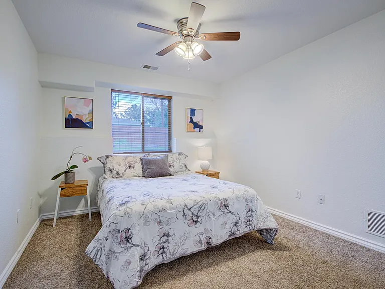 4411 Fillmore St — Photo 16