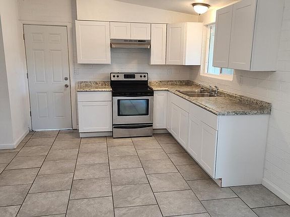 5th image of 210 W Knox Dr