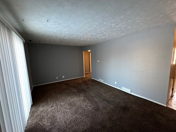 2nd image of 1445 Peach St #2