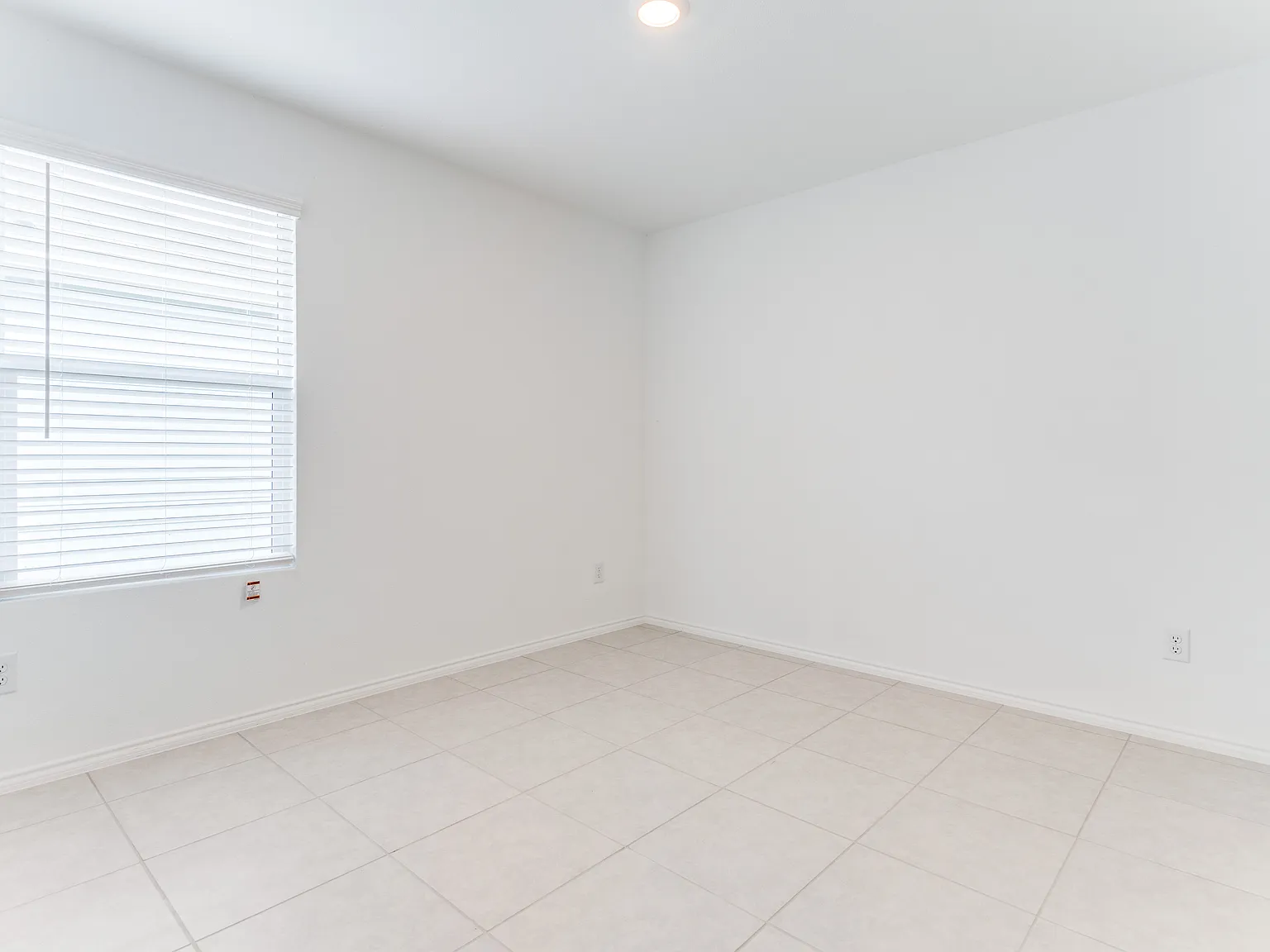 3 bed, 1266 sqft, $1,700 — Photo 2