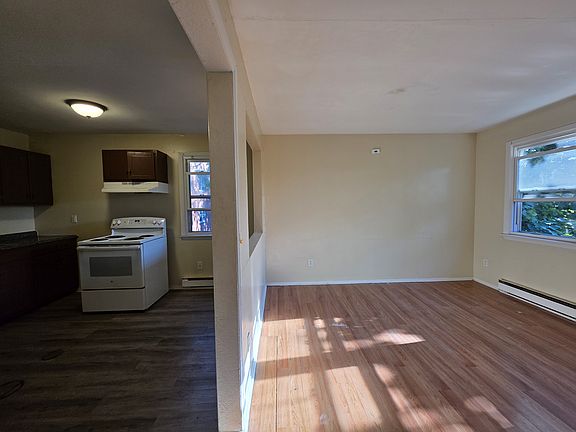 5th image of 240 Sheffield Ave #B
