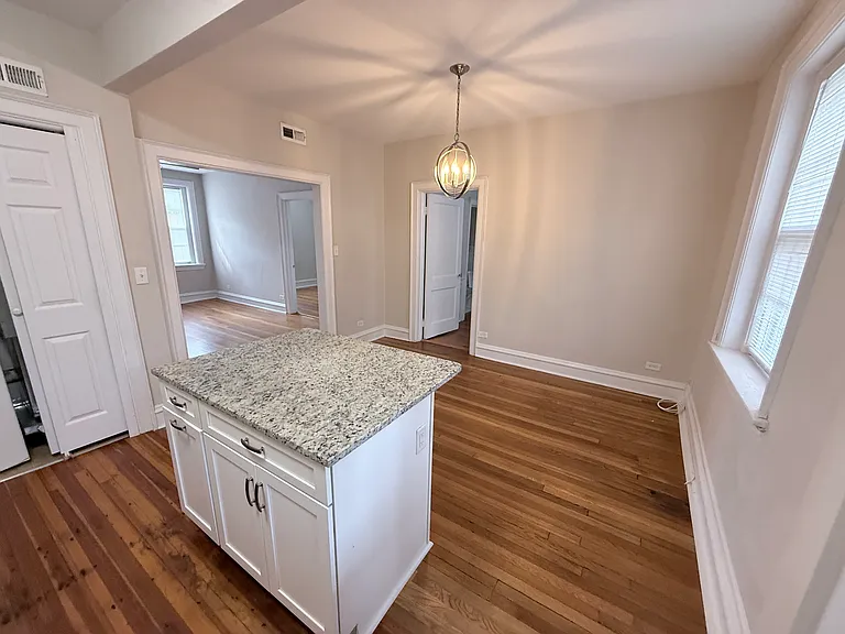 905 Roseneath Rd #2 — Photo 5