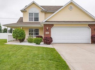 819 Larkwillow Ct, Huntertown, IN 46748