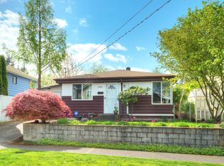 3907 SW Kenyon St, Seattle, WA 98136