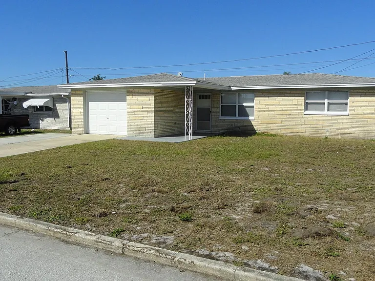 Cherrywood Dr — Photo 2