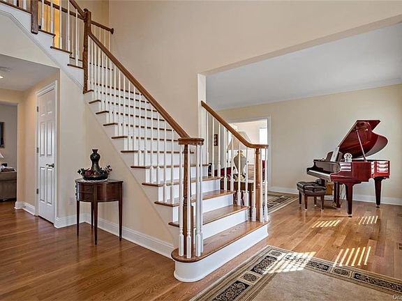 4th image of 5 Riverton Dr