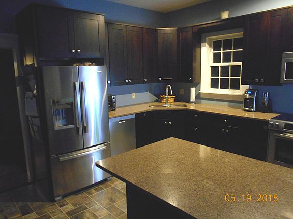 3rd image of 591 East John Street