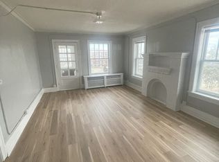 805 W 4th St APT B5, Waterloo, IA 50702