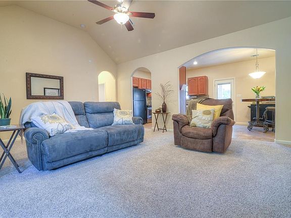 3rd image of 13442 Onion Creek Dr