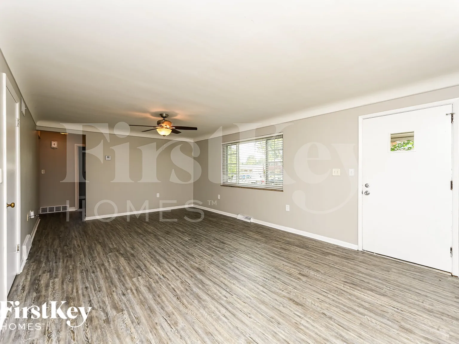 3 bed, 2.0 bath, 1269 sqft, $1,900 — Photo 4