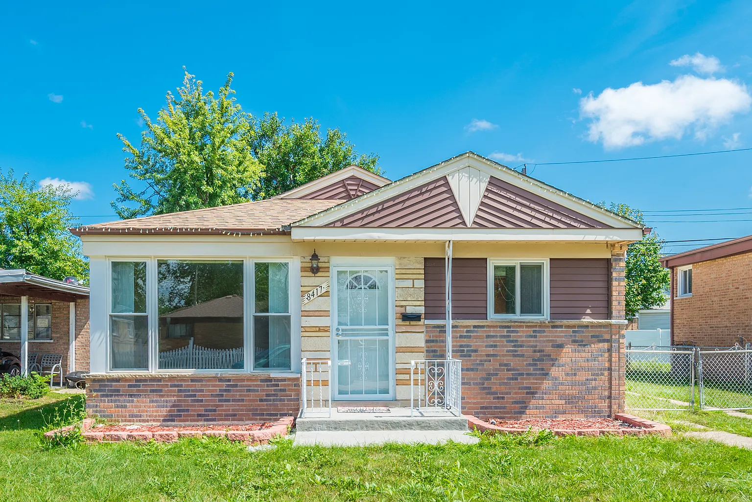 8417 S Knox Ave photo 1