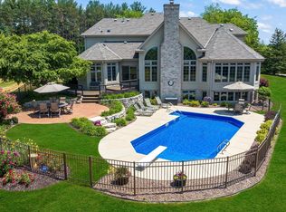 W257S7775 Prairieside Dr, Waukesha, WI 53189